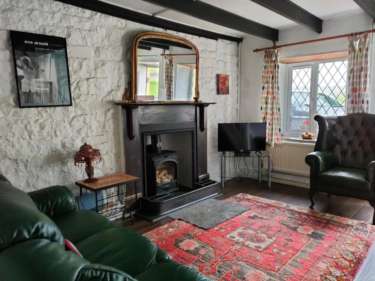 Apple Cottage Brynamman Luaran gambar