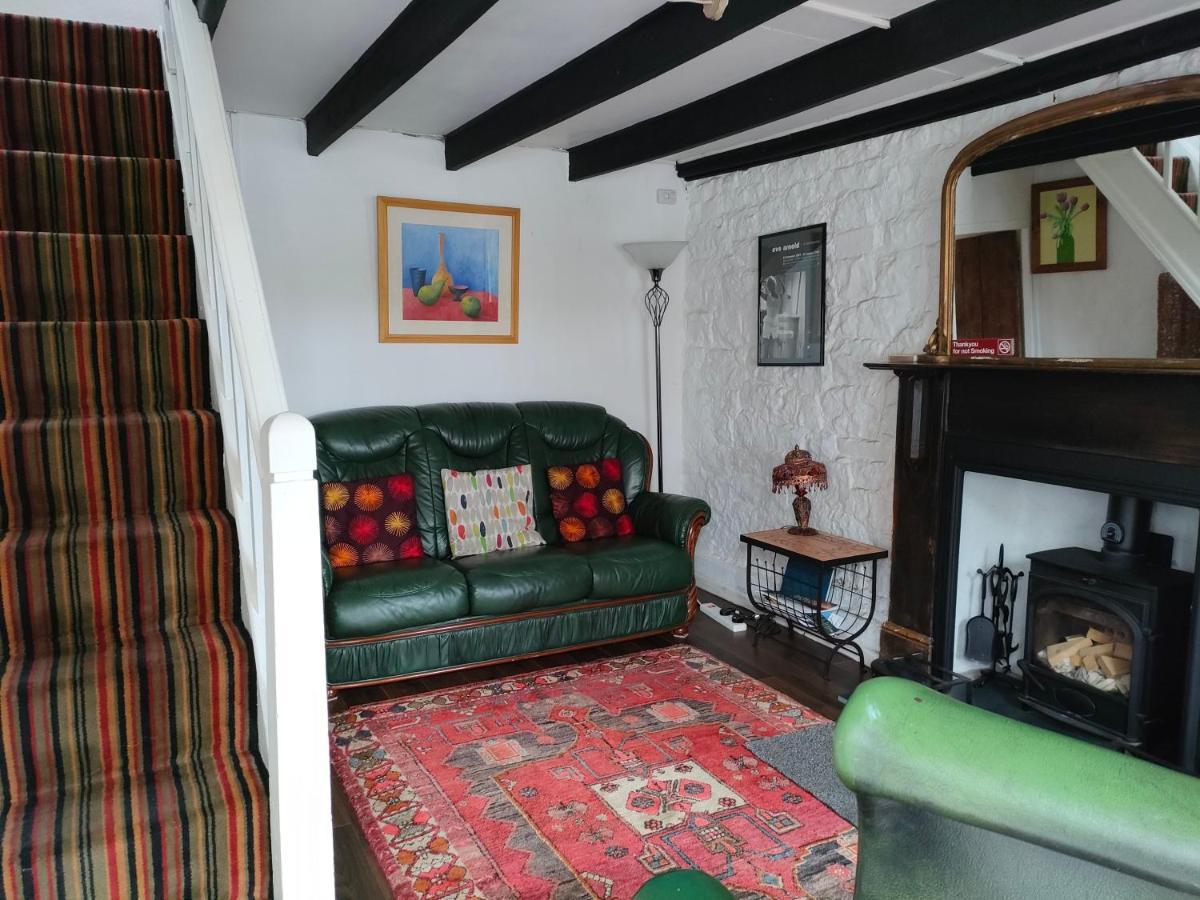Apple Cottage Brynamman Luaran gambar